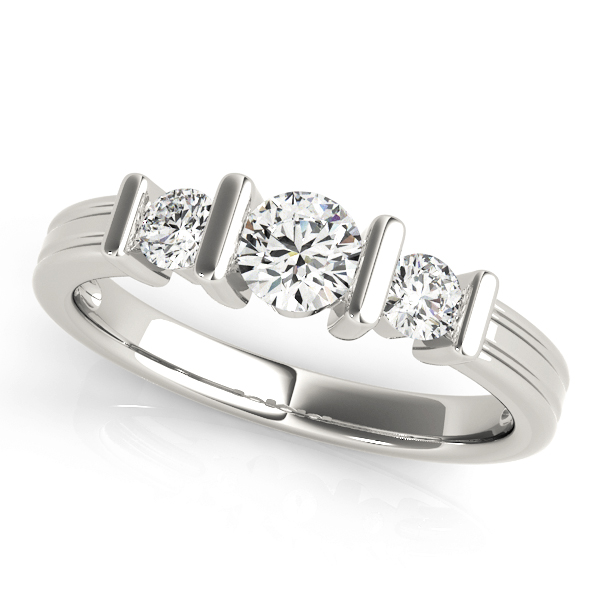 ENGAGEMENT RINGS 3 STONE ROUND